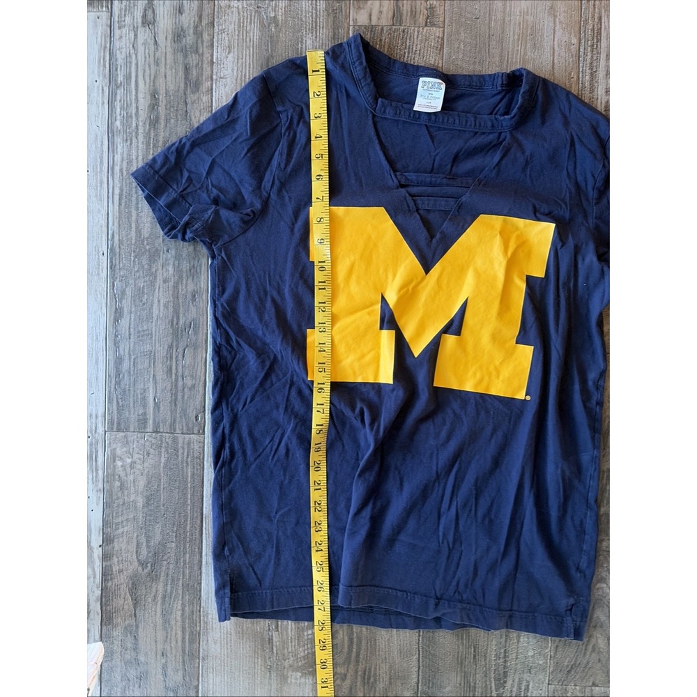 Victoria's Secret Pink University‎ Of Michigan Women's Size Large T Shirt V Neck - Picture 7 of 7